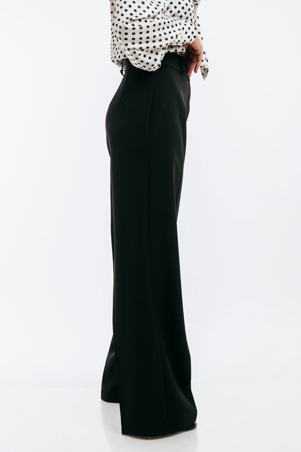 Weite Damen Stoffhose von freestyle, Marlenehose mit weitem Bein, bequem und stilvoll für den Alltag.