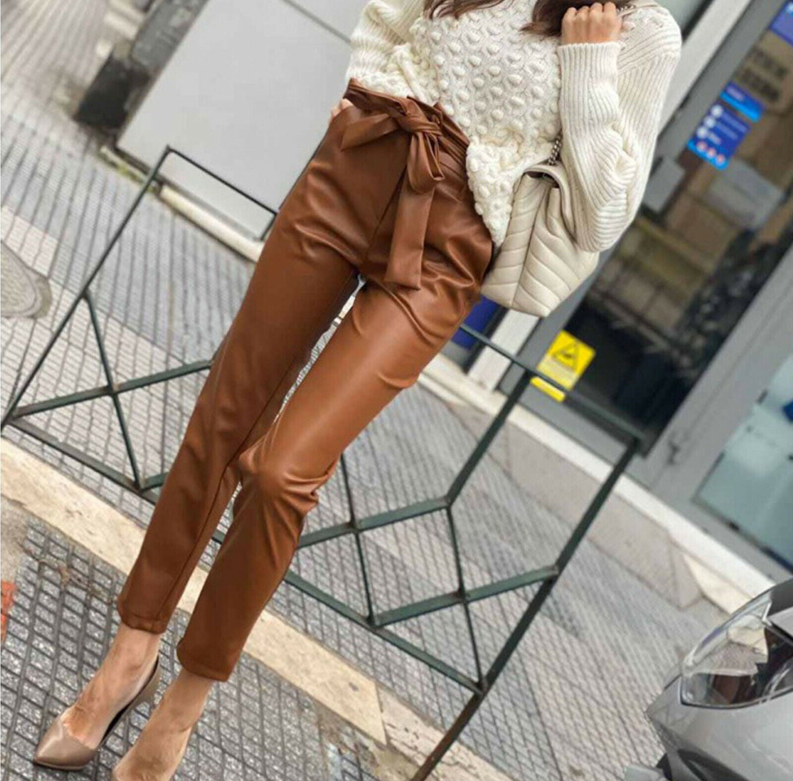 Damen MoM Hose von Brigitte, braune High-Waist Röhrenhose im Lederlook, Paperbag-Design, Größe L, elegante Damenhose