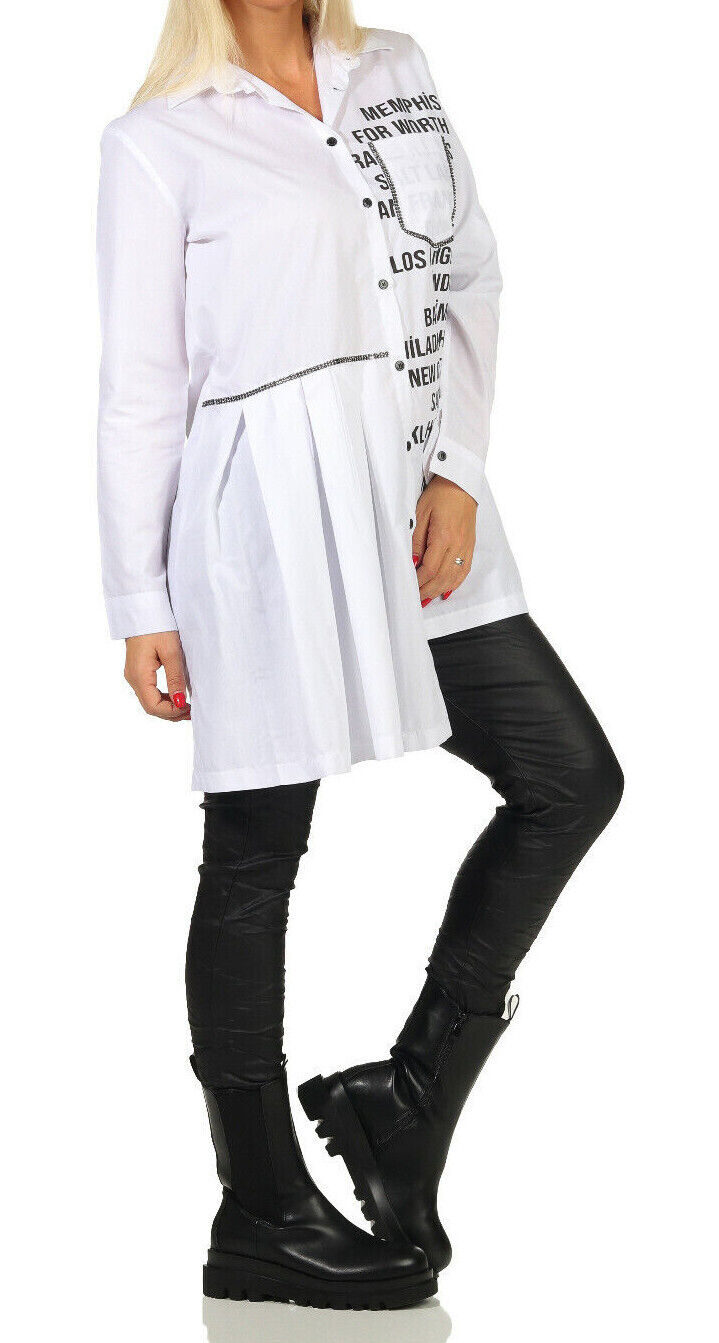 Weißes Damen Hemdbluse Vokuhila Longbluse mit Print im Bikerlook, kurzärmelig, in den Größen S bis XL, modische Tunika.