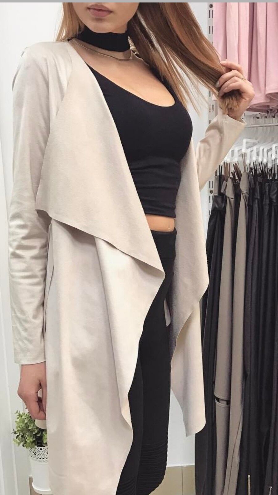 Damen Cardigan Zipfeljacke mit Wasserfall-Ausschnitt, Strickmaterial, Wildleder-Details und langer Jacke im stilvollen Design