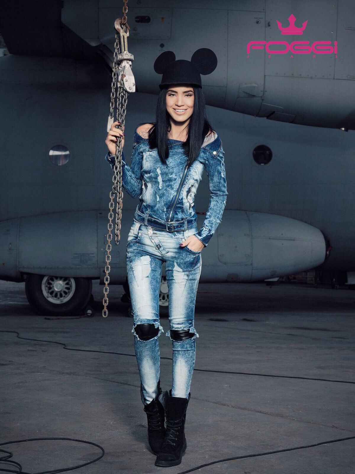 Damen Jeans 2-Teiler von Foggi, schulterfreie Jeansjacke und Skinny-Hüftjeans in Blau, Größe S, frontale Ansicht