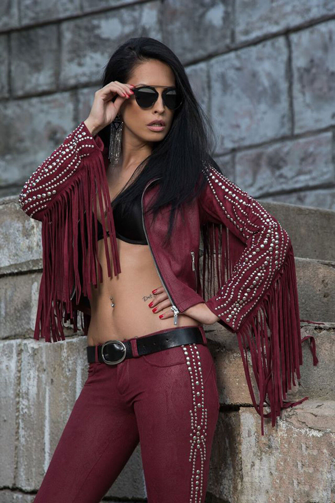 Mexton Damen 2-Teiler Bikerjacke mit Fransen und Wildleder-Look, dazu Röhrenhose in Rot, Größe 32, XXS.