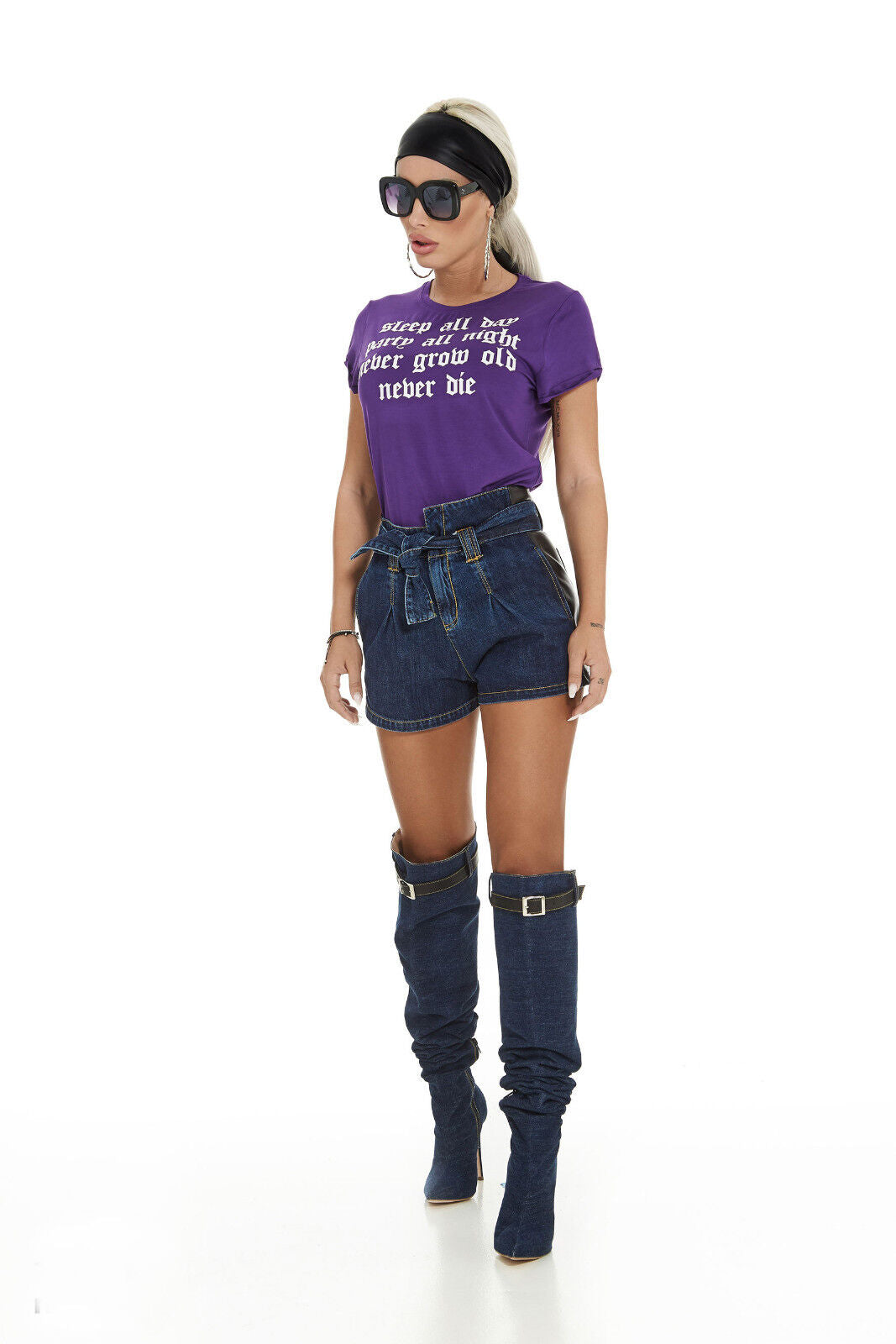 Damen Jeans Hotpants von Mexton, Lederlook Shorts, kurze Hose, Hosenrock, in XS-S, modisch und bequem.