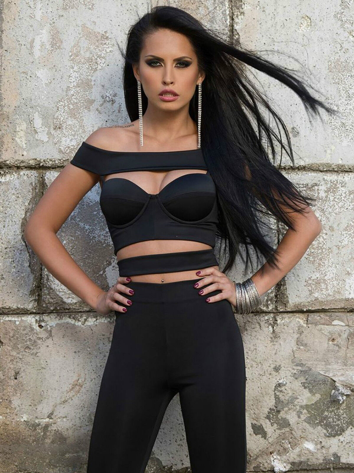 Mexton Damen Overall Catsuit Jumpsuit mit Cut-Out Details und Röhrenhose aus Stoff, eleganter Einteiler für Damen.