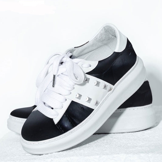Mexton Damen Sneaker Wedges mit Nieten, Schnürschuhe aus Leder, in Größe 35-39, sportliche Turnschuhe mit trendigem Design