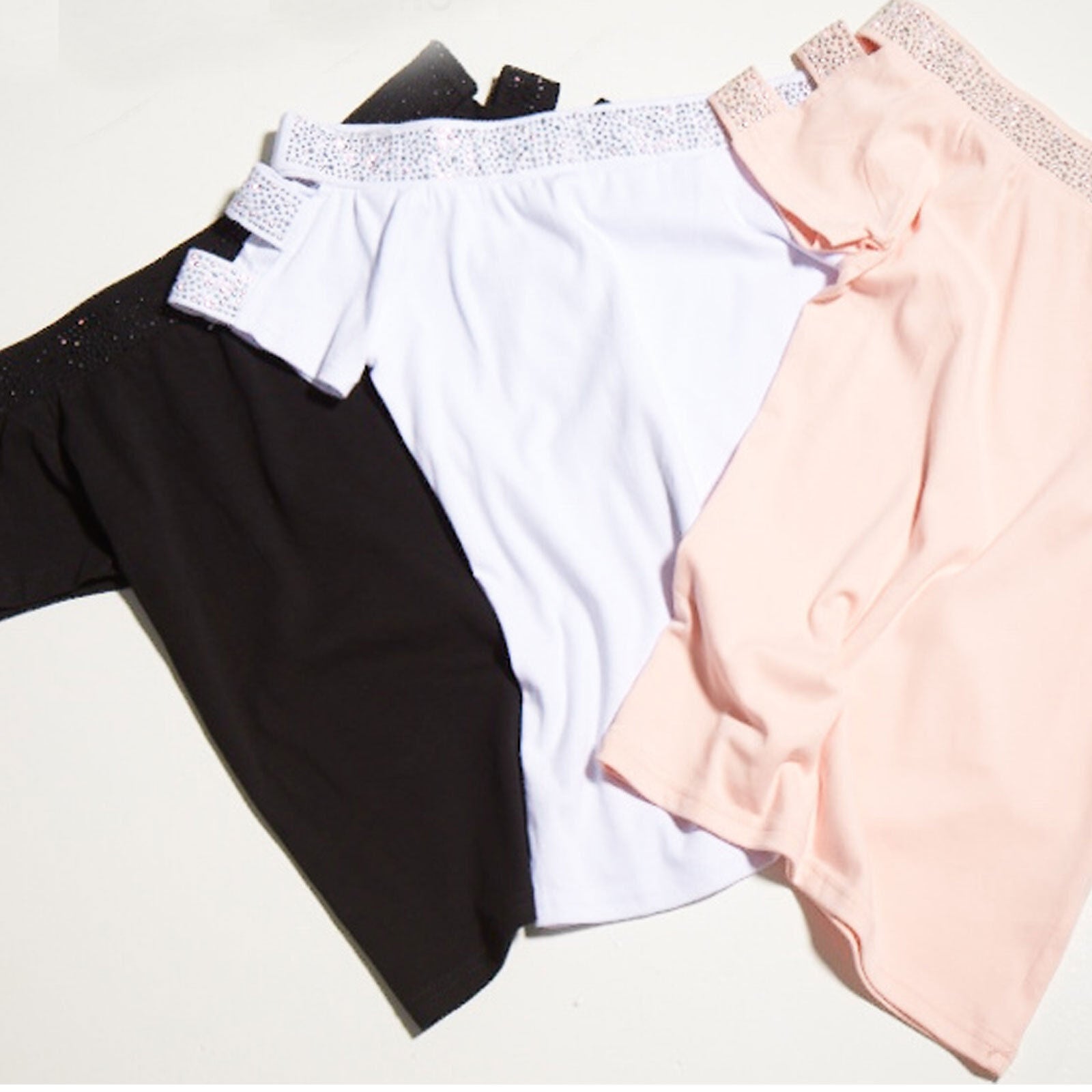 Schwarzes Damen T-Shirt von Mexton mit Strass, Carmen-Top, Cut-Out-Details und eleganter Blusen-Optik.