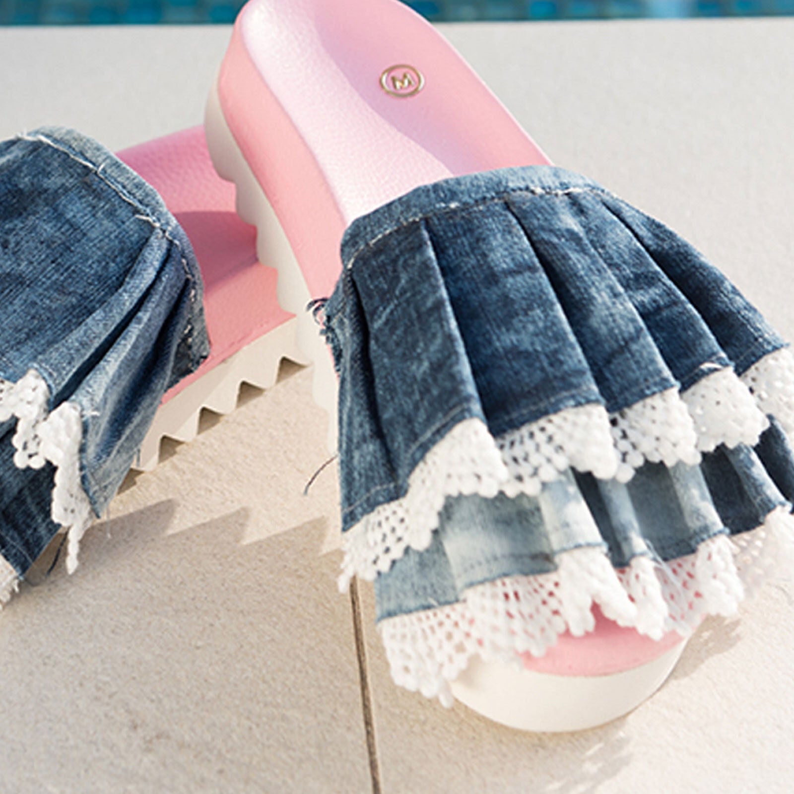 Mexton Plateau-Jeans-Pantoletten als Badeschuhe mit Strandschlappen, in Größe 35-39, mit Jeans-Design und bequemer Sohle
