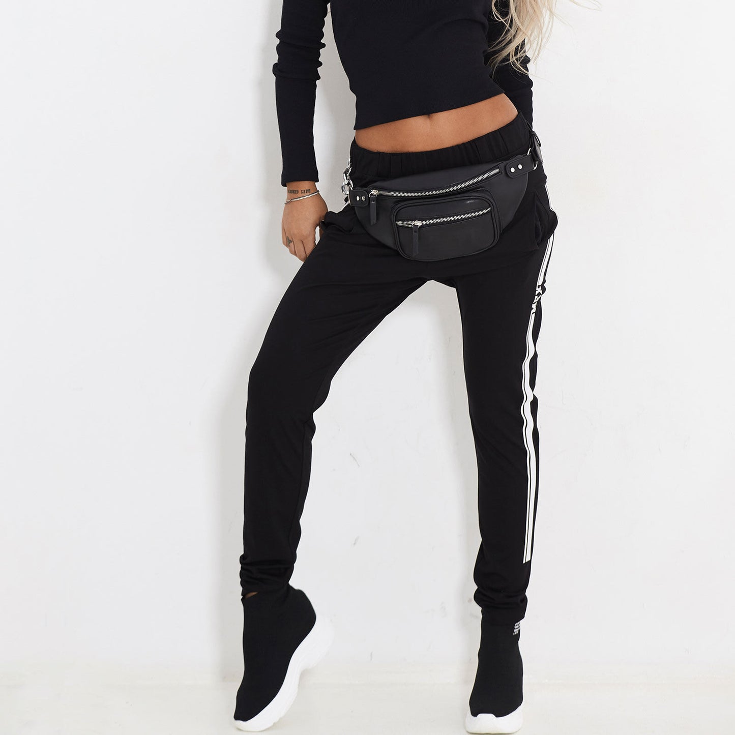 Mexton Damen Stoffhose, Boyfriend- und Jogginghose mit Print, bequem und stylisch in XS, S, M.
