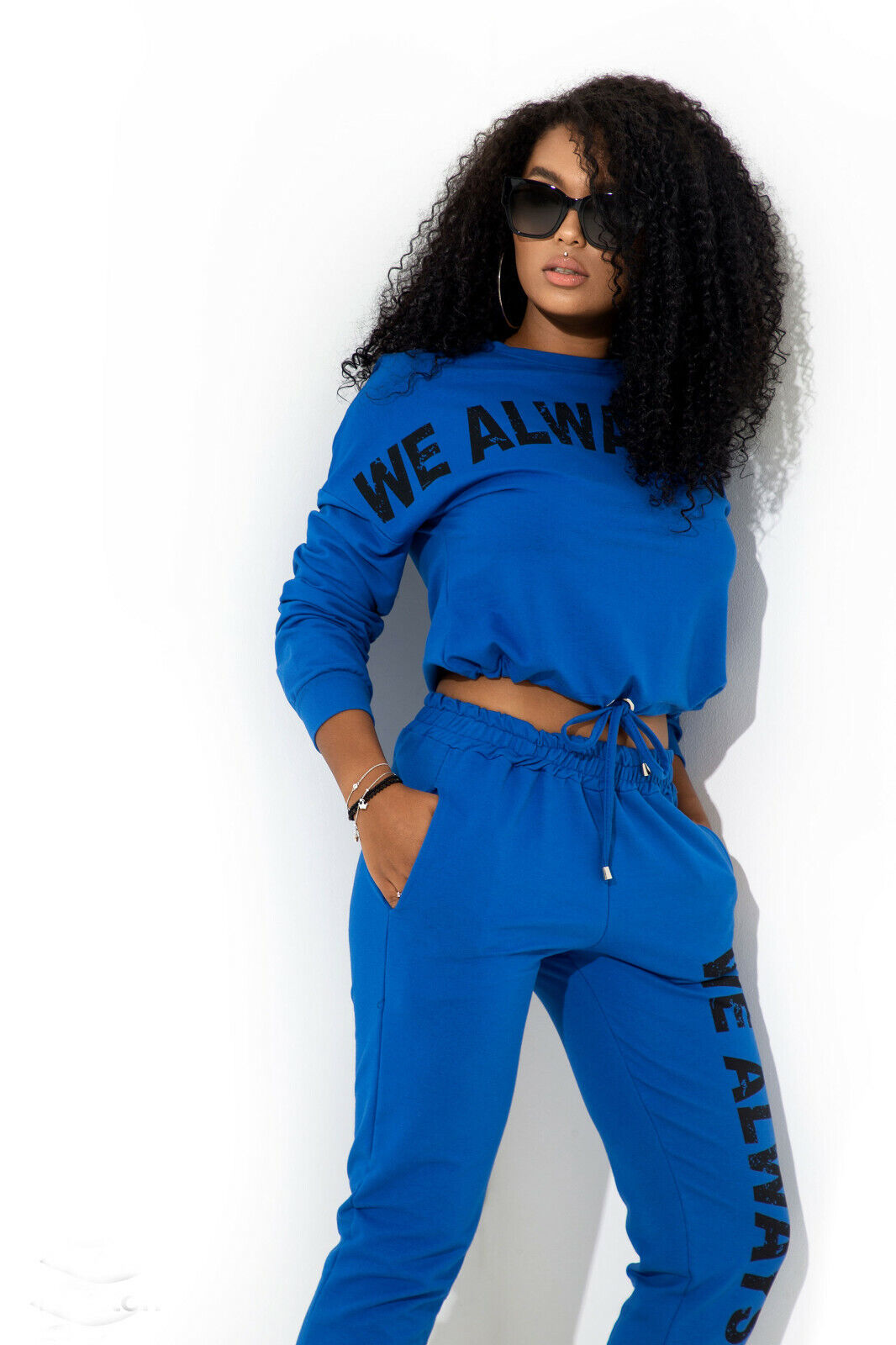 Mexton 2-Teiler Freizeitanzug in Blau mit Cropped Pullover und Jogginghose, bequem und stilvoll für Damen, Größe XS-M