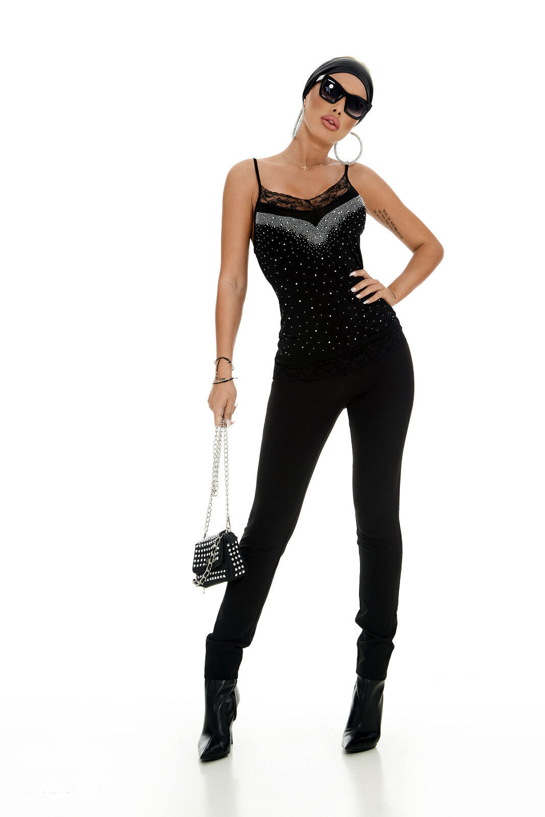 Schwarzes Damen Trägertop von Mexton mit Spitze und Strass, bequemes Unterhemd oder Oberteil in XS-M Größe.