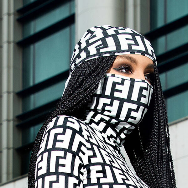 Damen Haarband und Halstuch von Mexton in Schwarz-Weiß, mehrfarbiges Bandana mit stilvollem Design.