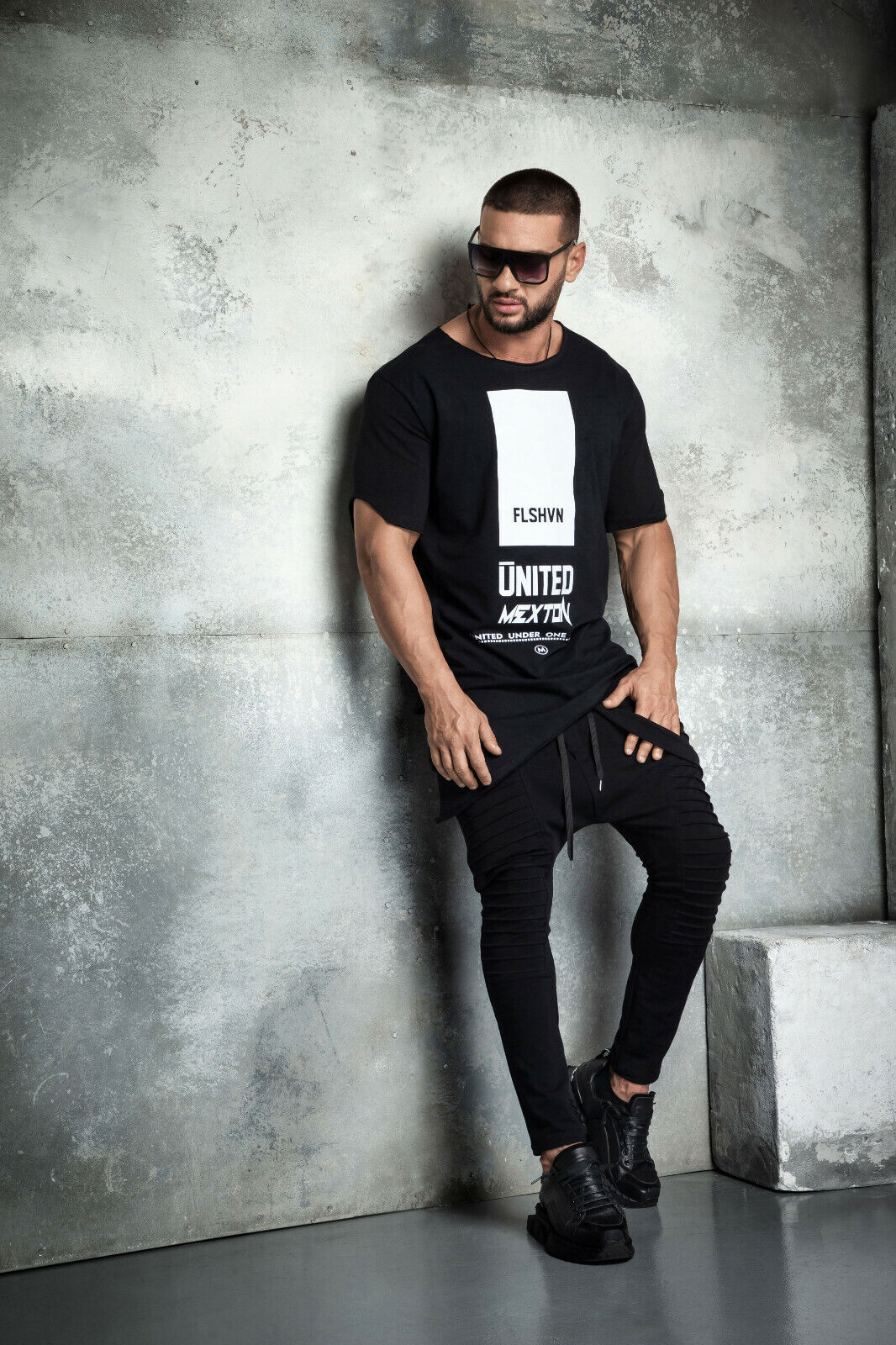 Mexton Men Oversize Kurzarm T-Shirt mit Rundhalsausschnitt und Print, langes Oversize Longshirt, Herrenmode