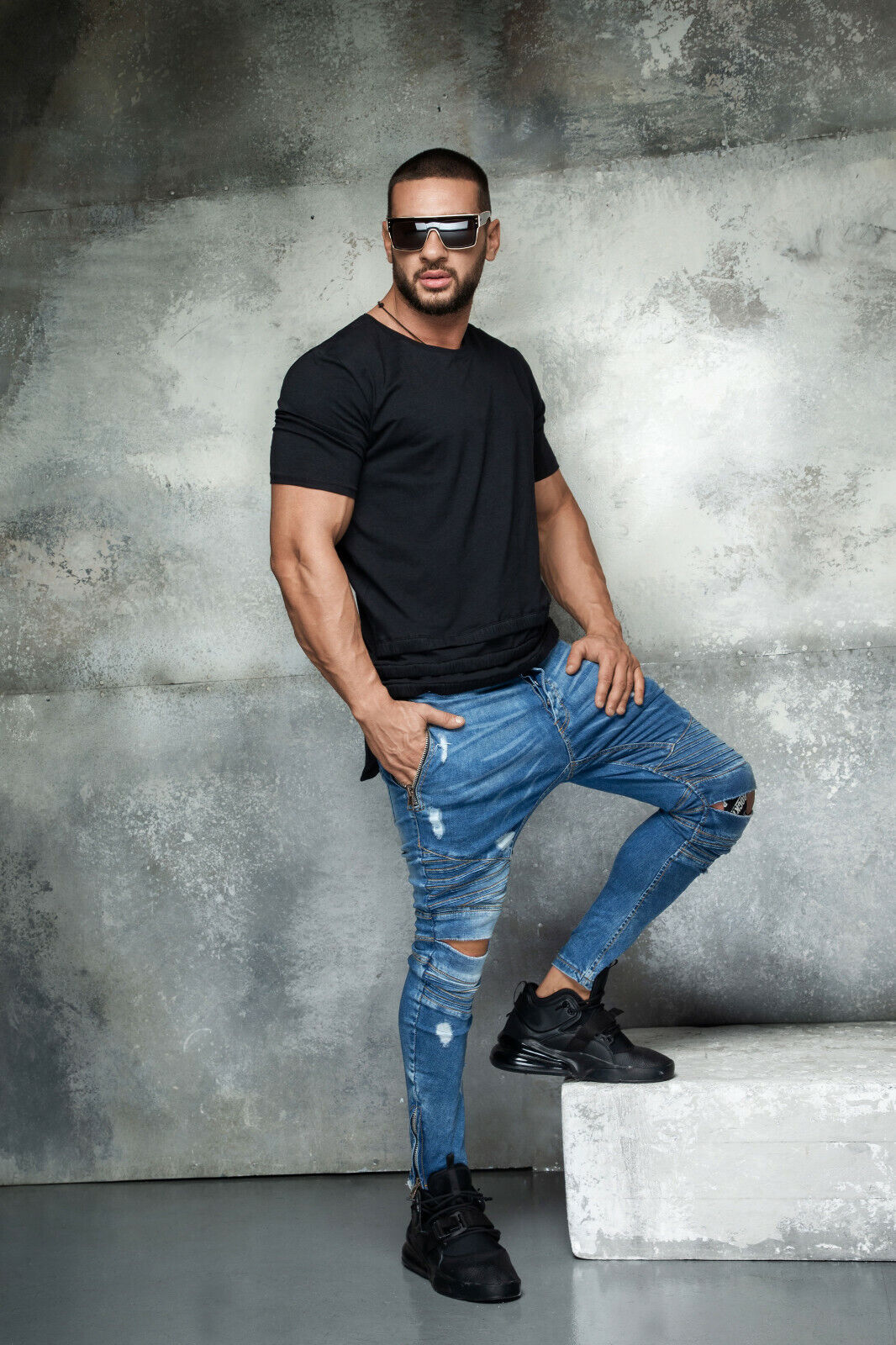 Mexton Men Herren T-Shirt Long-T, bequemes, schwarzes T-Shirt aus Baumwolle, frontales Design, kurzer Ärmel, lässiger Stil