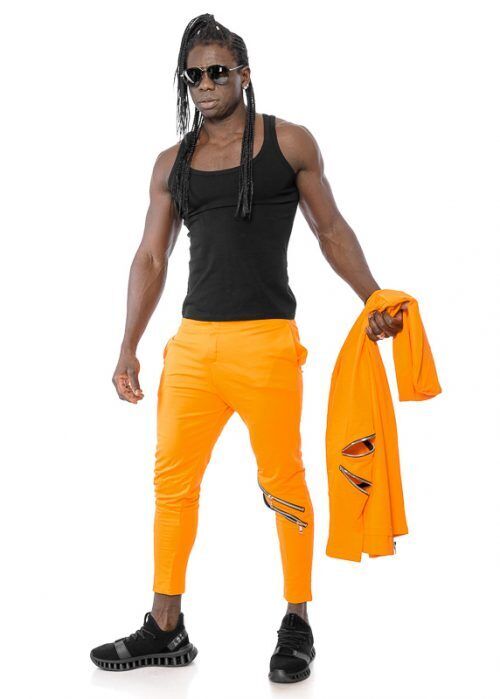 Schwarzes Mexton Men Muskelshirt für Herren, eng anliegendes Unterhemd aus Baumwolle, zeigt den oberen Körperbereich.