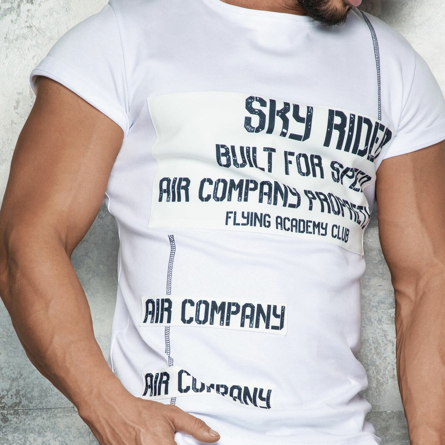 Herren T-Shirt von Mexton Men, Slim-Fit, mit besticktem Print und langen Ärmeln, in S bis XL, modisches Kurzarm-Longshirt
