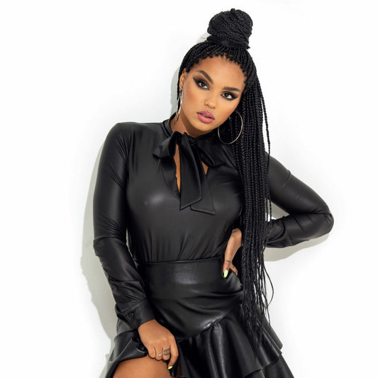 Damen Body, Schluppenbluse und Pullover im Lederlook von Mexton, in XS-M, elegante Mode für Damen.