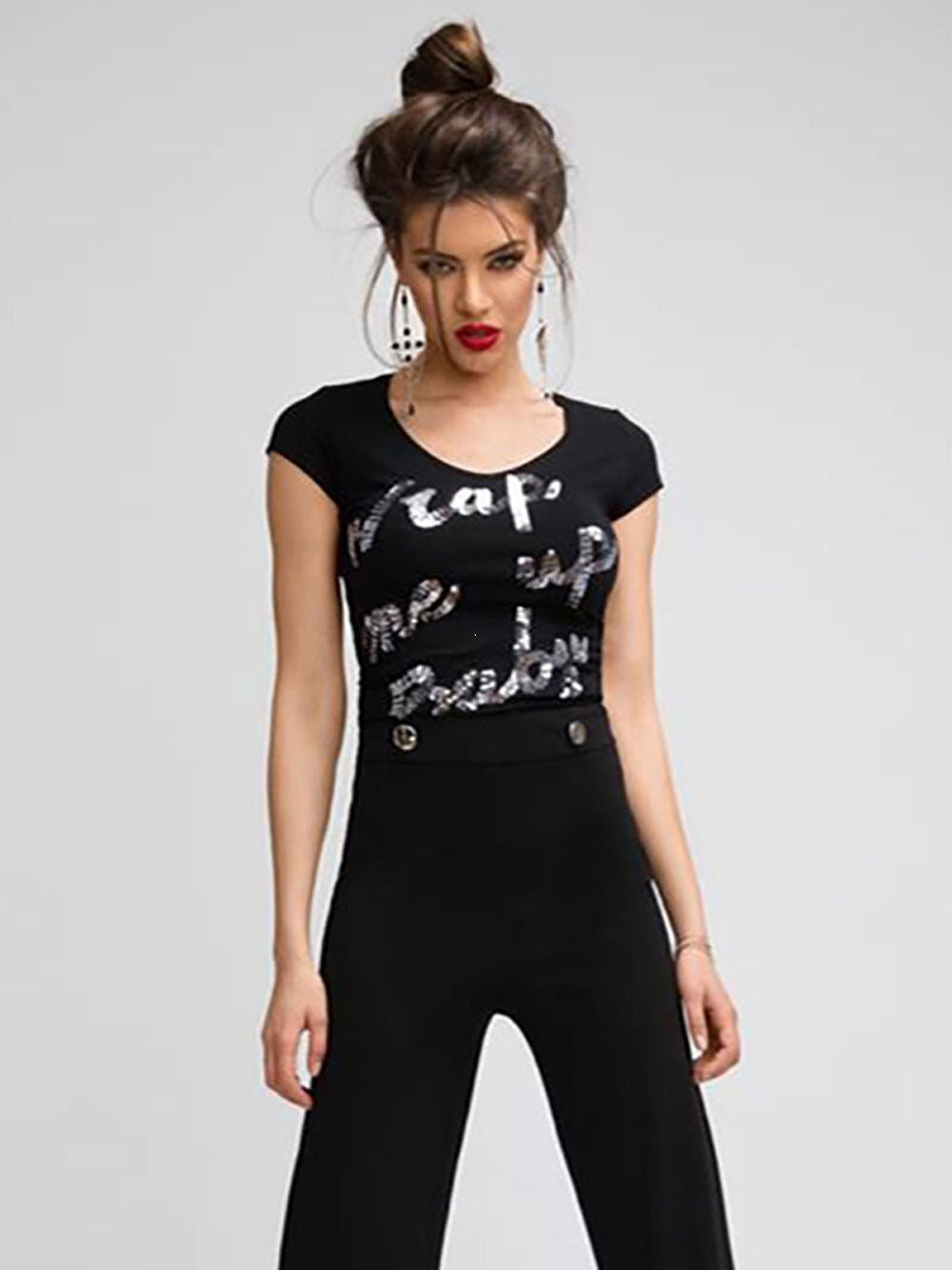 Schwarzes Damen T-Shirt von Mexton mit Pailletten, Cropped Top, bauchfrei, kurze Ärmel, modisches Design.