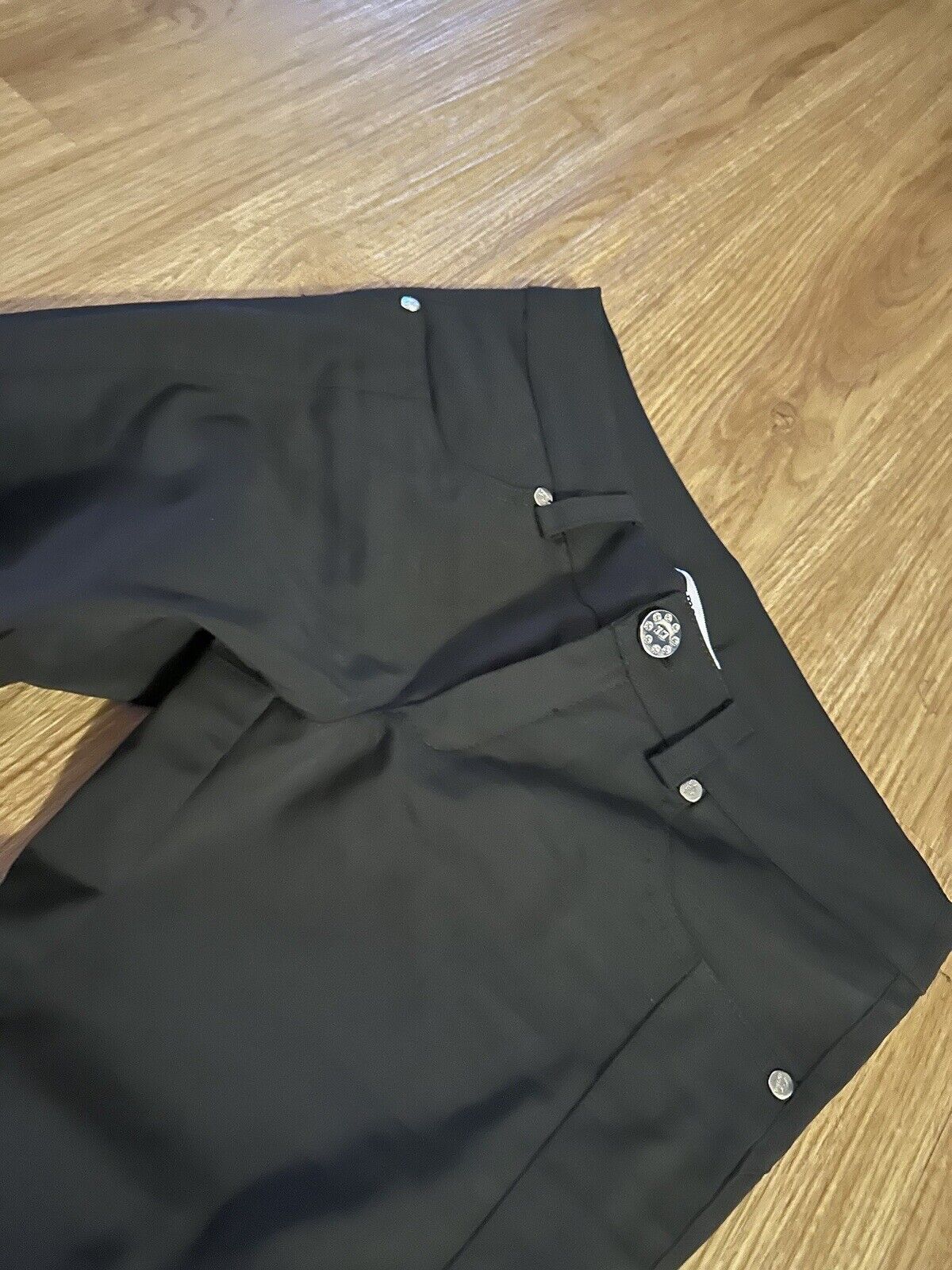 Schwarze Damen-Hüfthose von Mexton, Stoffhose im Business-Stil, sitzt bequem in Größe S, modisches und elegantes Design