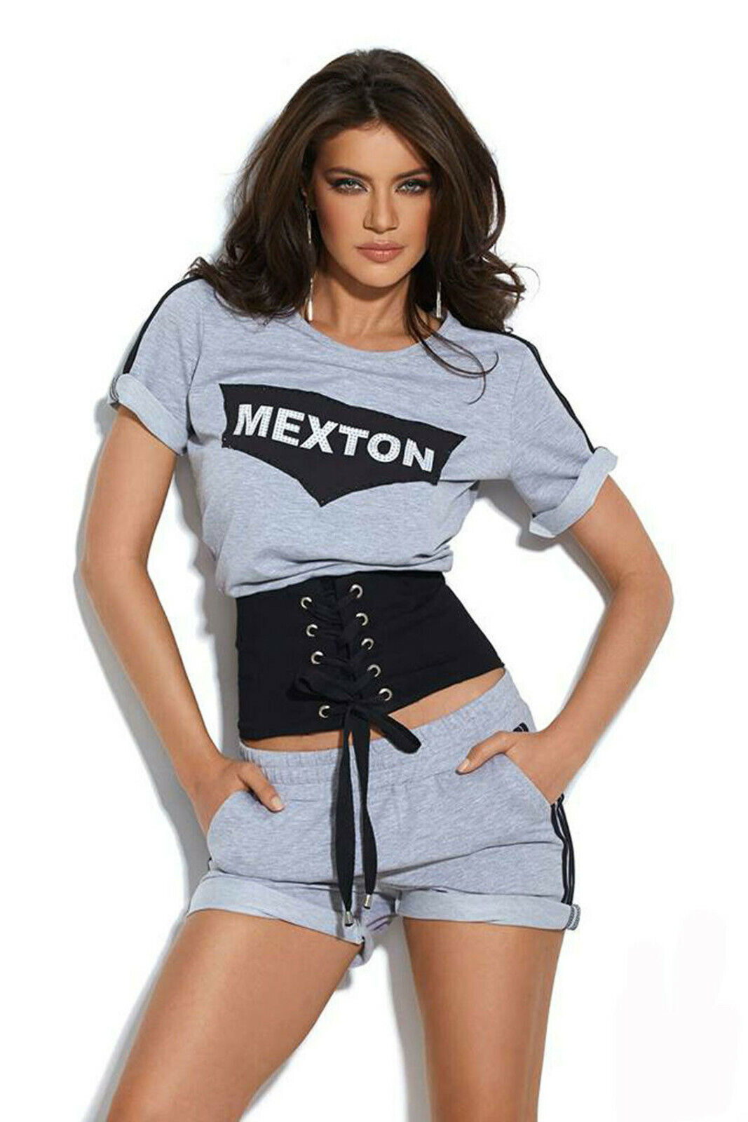 Mexton Damen 2-Teiler: Weißer Cropped Top Pullover und High-Waist Hotpants, XS-M, modisches Damen-Set.