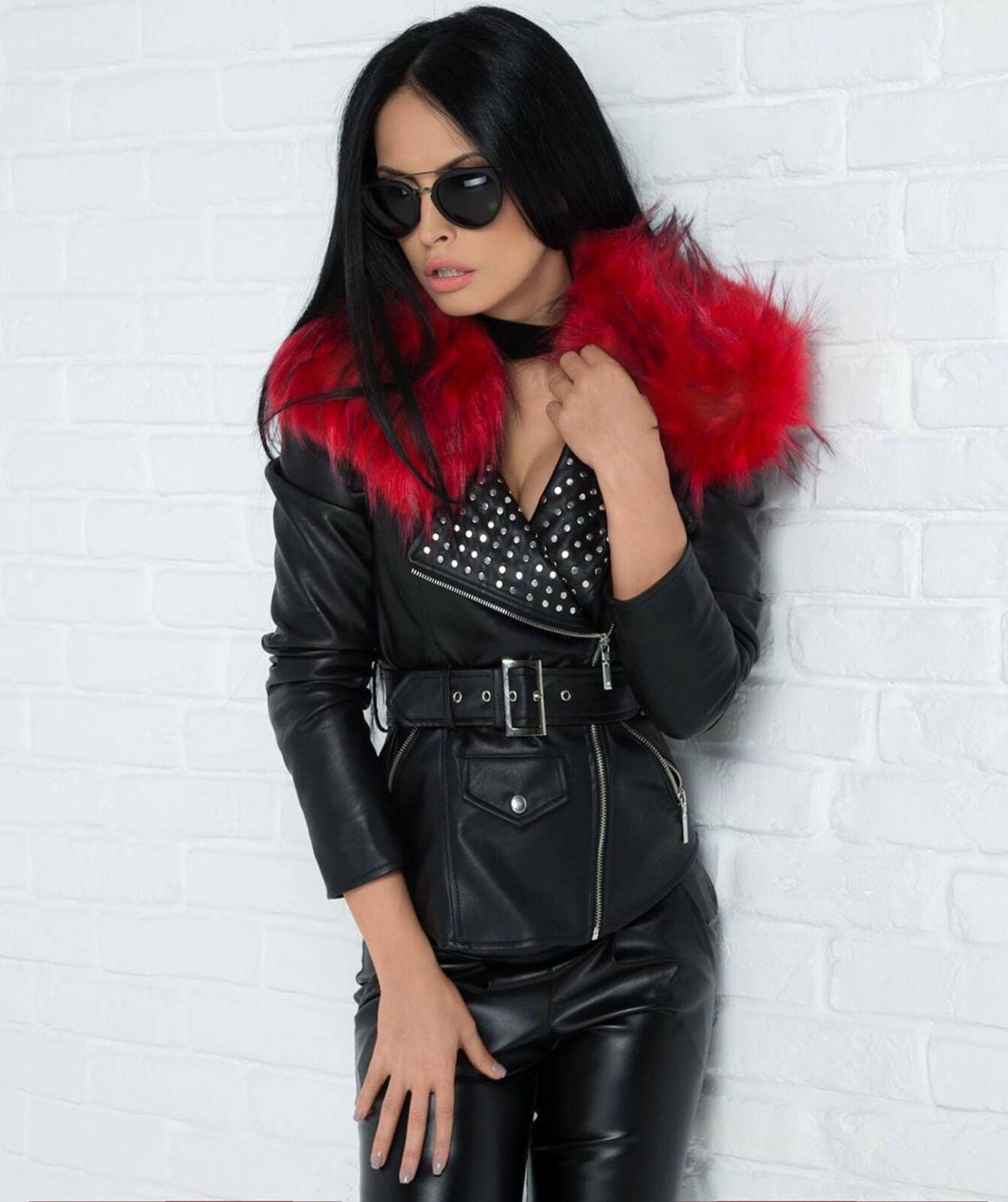 Damen Kunstlederjacke von Mexton mit Fellkragen, kurze Lederlook-Mantel, stilvolle Jacke für Damen, modischer Lederersatz