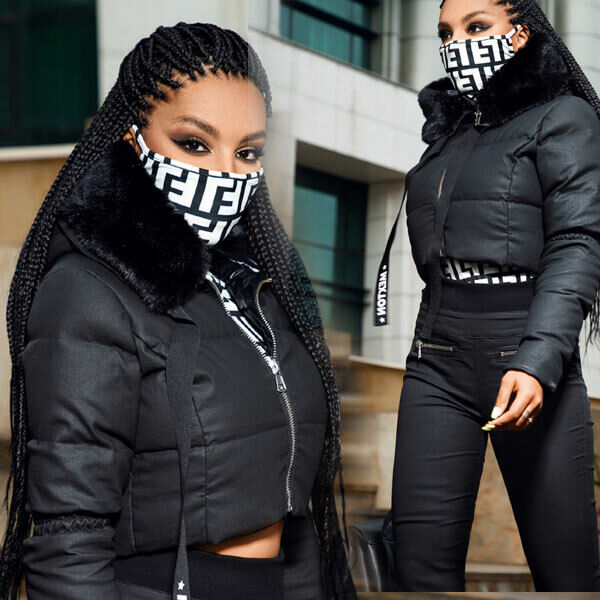 Schwarzer Damen Pullover mit Rollkragen von Mexton, auch als Bluse mit Schutzmaske, in XS-S, aus weichem Material.