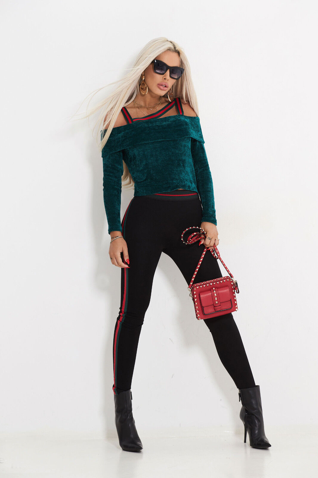 Weicher, schulterfreier Damenpullover von Mexton mit Flauschstoff und langen Ärmeln, modisches Longsleeve für Damen.