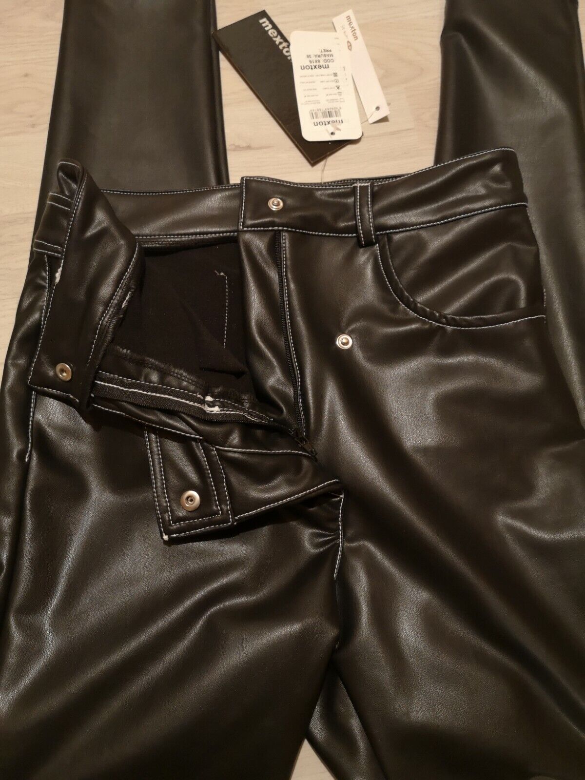 Mexton Damen Skinny Hose Lederlook, High-Waist, enge Röhrenhose in Größe 34, 36 oder 38, schwarzes Lederimitat-Design