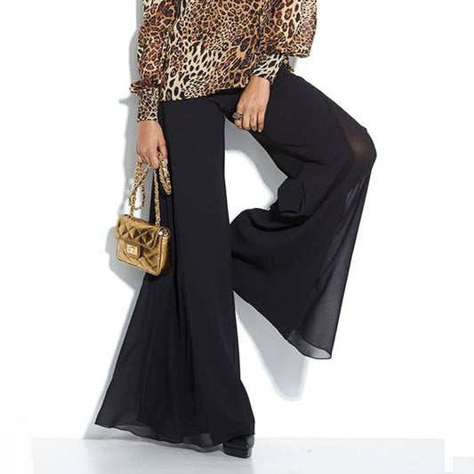 Breite Damen Stoffhose von Mexton, Marlenehose mit weitem Bein, elegante Schlaghose für Damen, bequeme Mode.