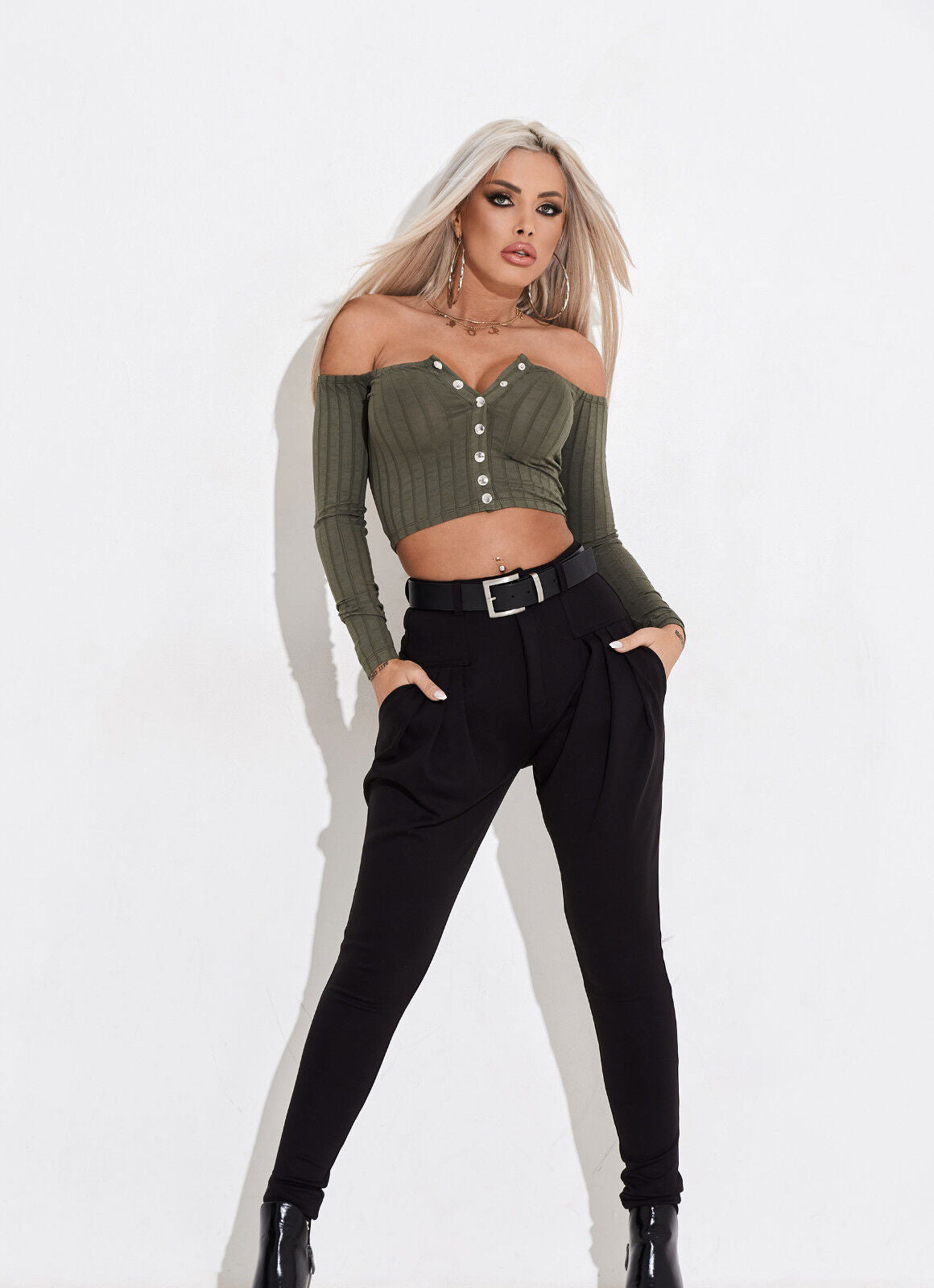 Grünes Damen-Cropped-Top von Mexton, langärmeliges T-Shirt mit Rippenmuster, Größe XS, modischer Pullover für Damen