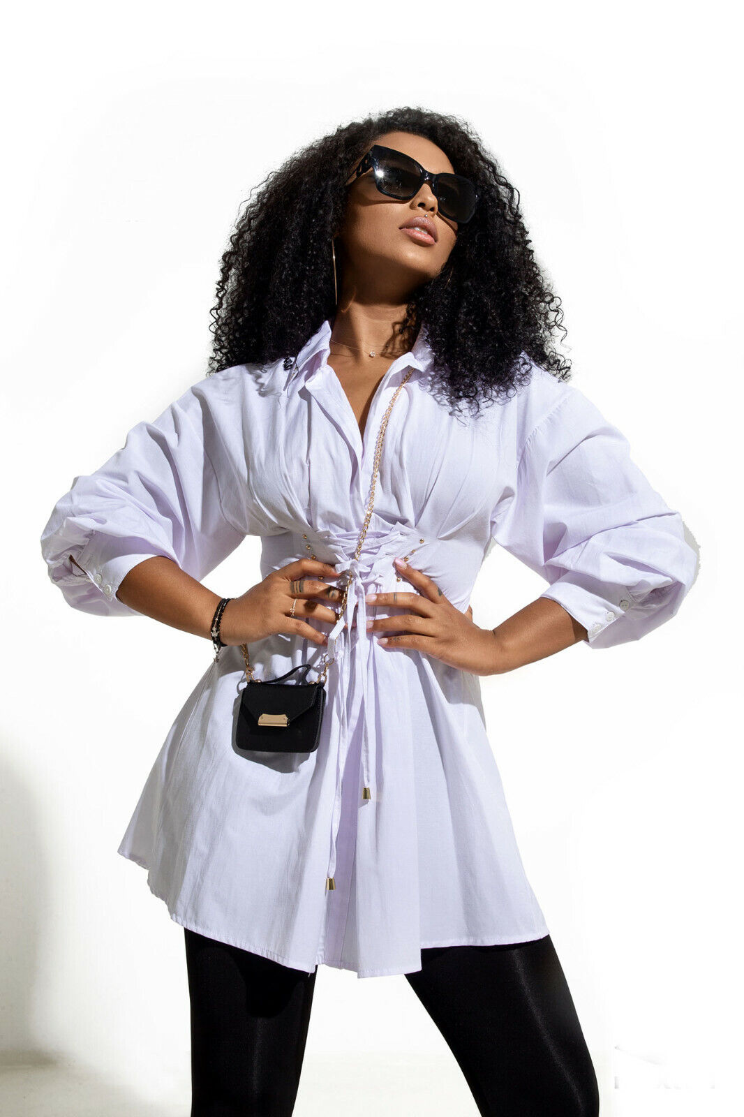 Weiße Damen Bluse von Mexton, langärmlige Hemdbluse mit Tunika- und Minikleid-Design, in XS, S, M.