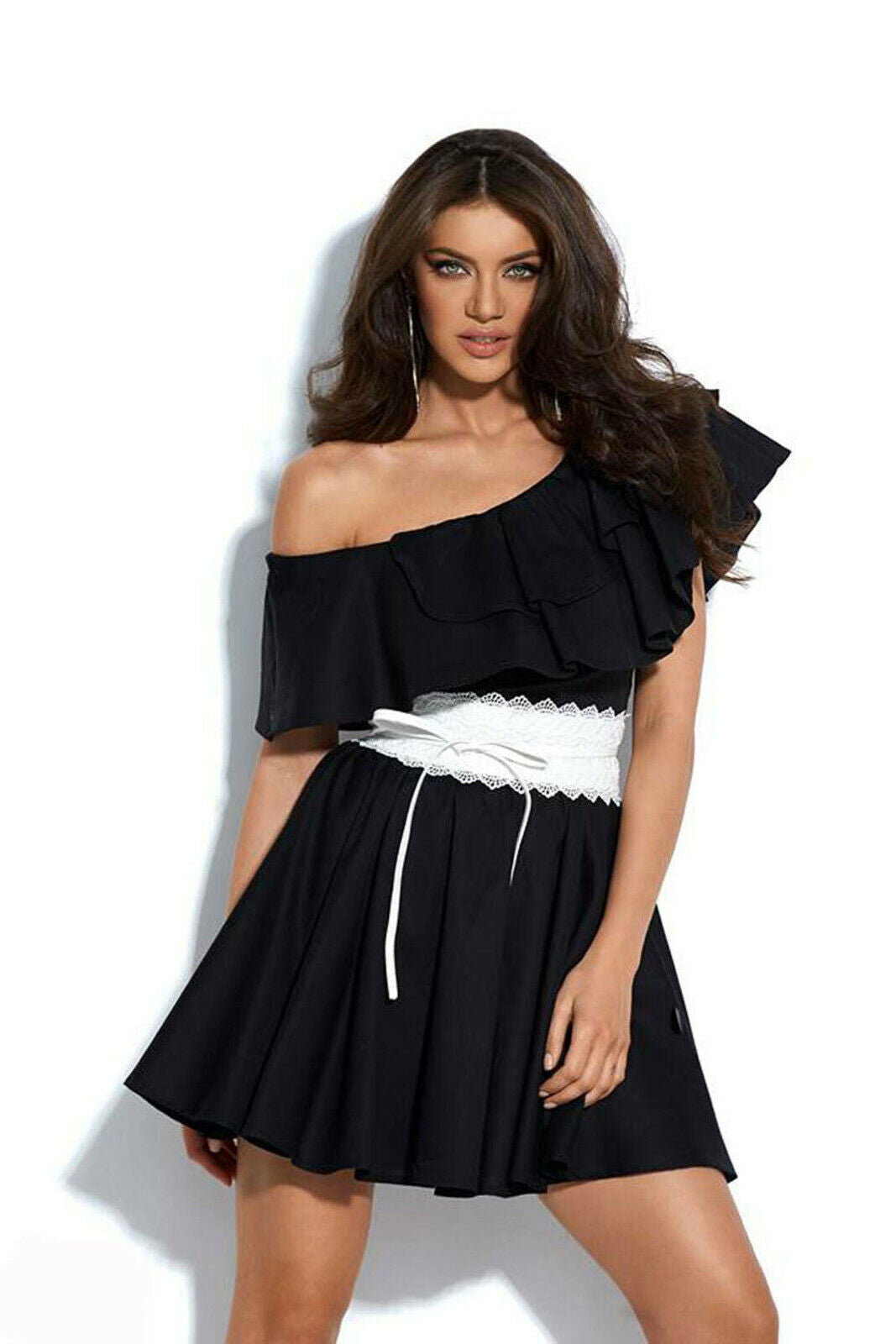 Schwarzes Damen-Minikleid von Mexton, schulterfrei, Volant-Design, Sommerkleid, für XS bis M Größe, elegant und modisch