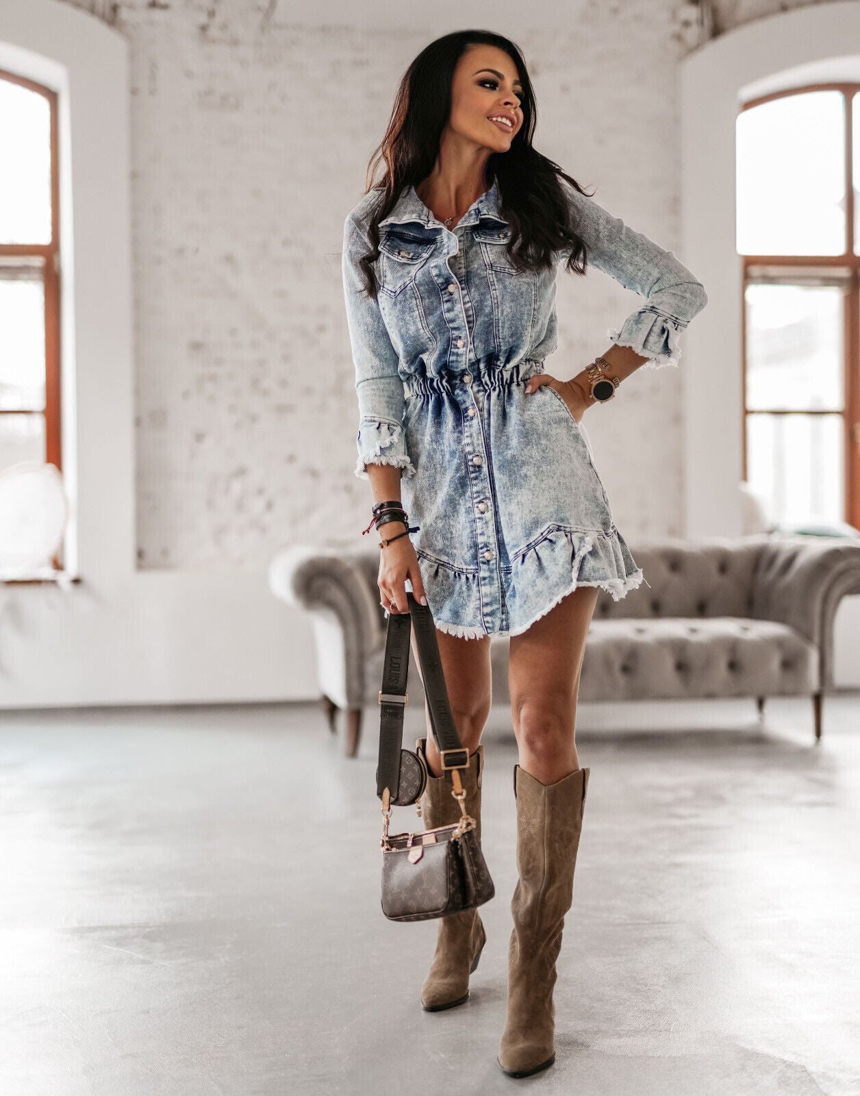 O'la Voga Damen Jeanskleid im Westernstil, Kurzarm, Minikleid mit Langarm-Details und Skater-Design, modisch und bequem.