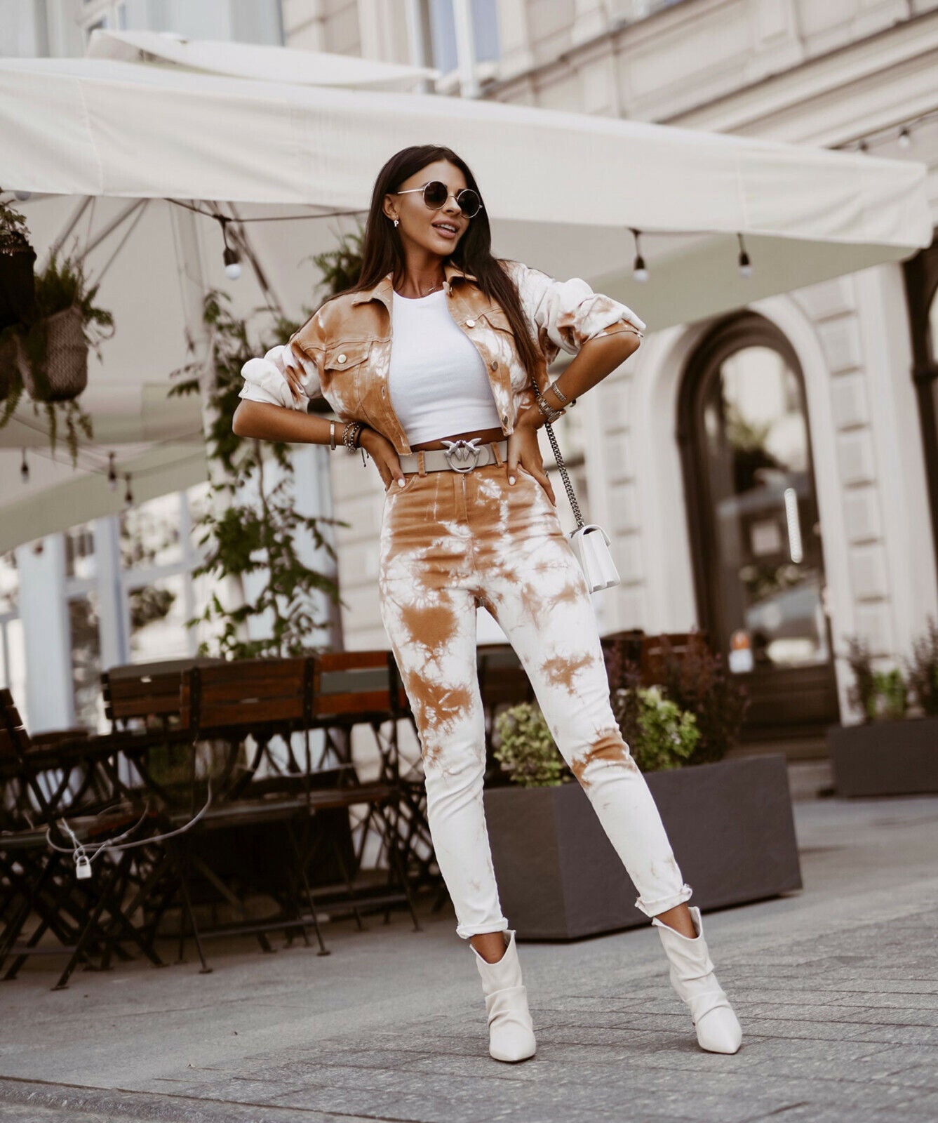O'la Voga Damen 2-Teiler Jeansjacke und High-Waist Röhrenjeans mit Batikmuster, S-M, modisches Denim-Outfit