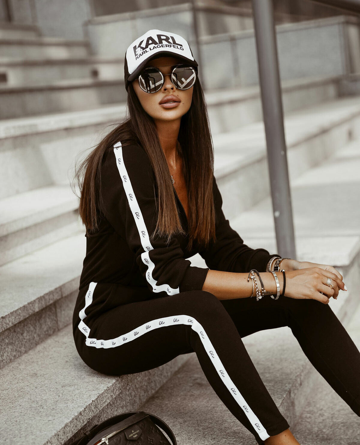 O'la Voga Damen Overall Jumpsuit, bequemer Jogger Freizeitanzug in S und M, bequemes Mode-Outfit, lässiger Einteiler