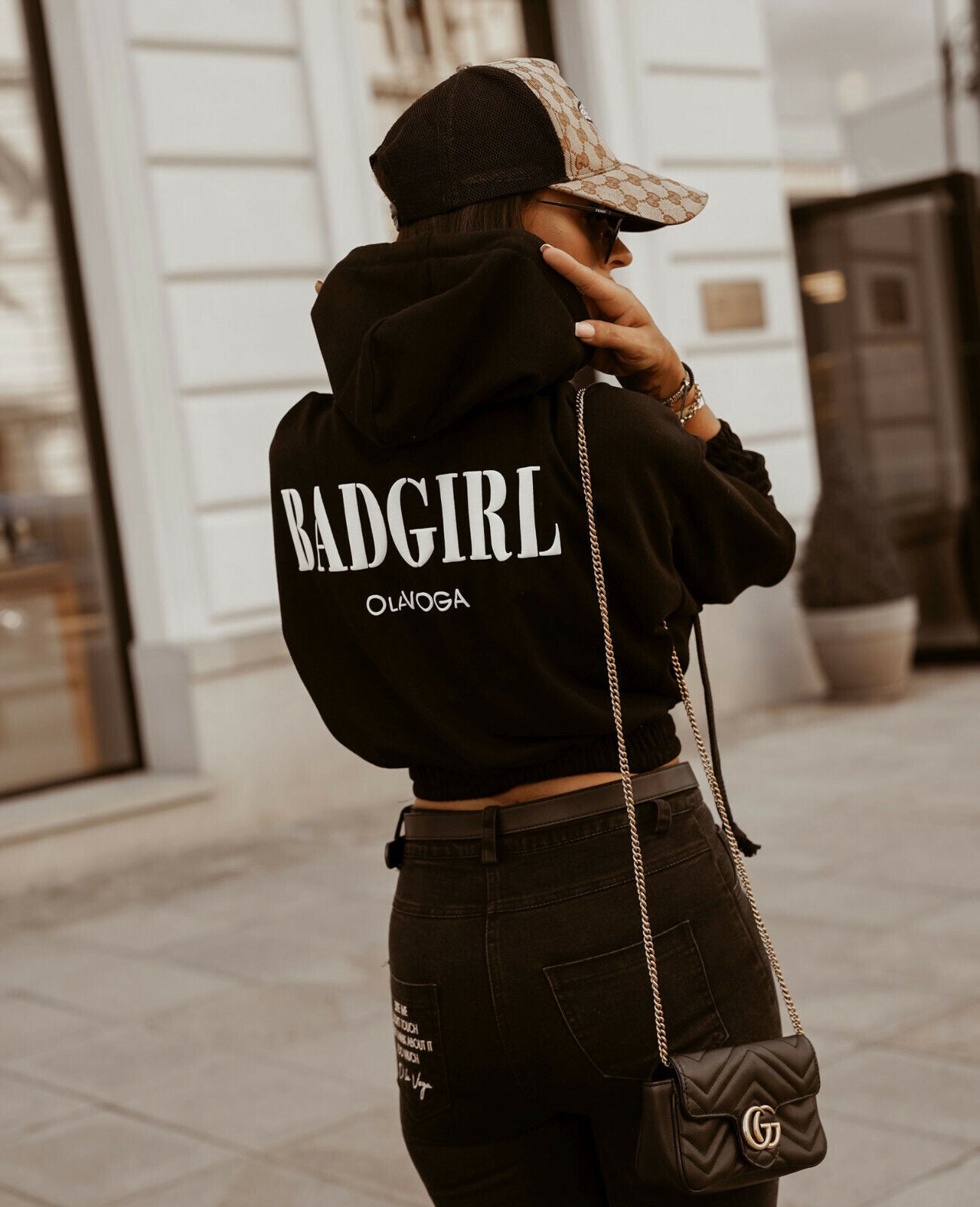 O'la Voga Damen Hoodie, oversized, croppend Kapuzenpullover in schwarzer Farbe, bequemes Sweatshirt mit Kapuze.